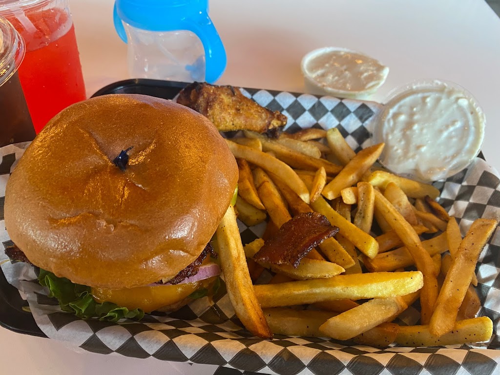 FATBOYS (Juicy Beef & Tasty Bird) | restaurant | 104 Harbor Blvd, Destin, FL 32541, USA | 8508423190 OR +1 850-842-3190