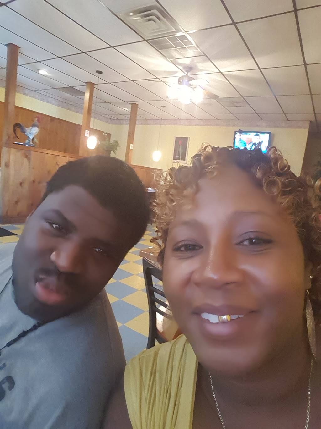 Little Js Pizza & Subs | restaurant | 1100 E 3rd St, Ayden, NC 28513, USA | 2527463636 OR +1 252-746-3636