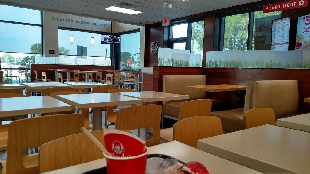 Wendys | restaurant | 3725 Sun City Center Blvd, Ruskin, FL 33573, USA | 8136336611 OR +1 813-633-6611