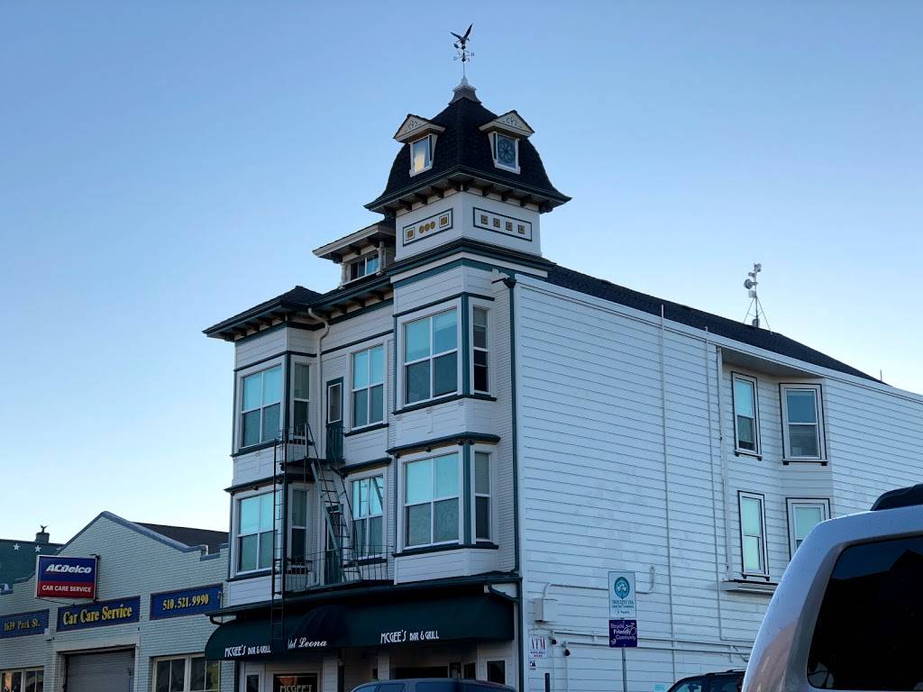 McGees | restaurant | 1645 Park St, Alameda, CA 94501, USA | 5105223470 OR +1 510-522-3470