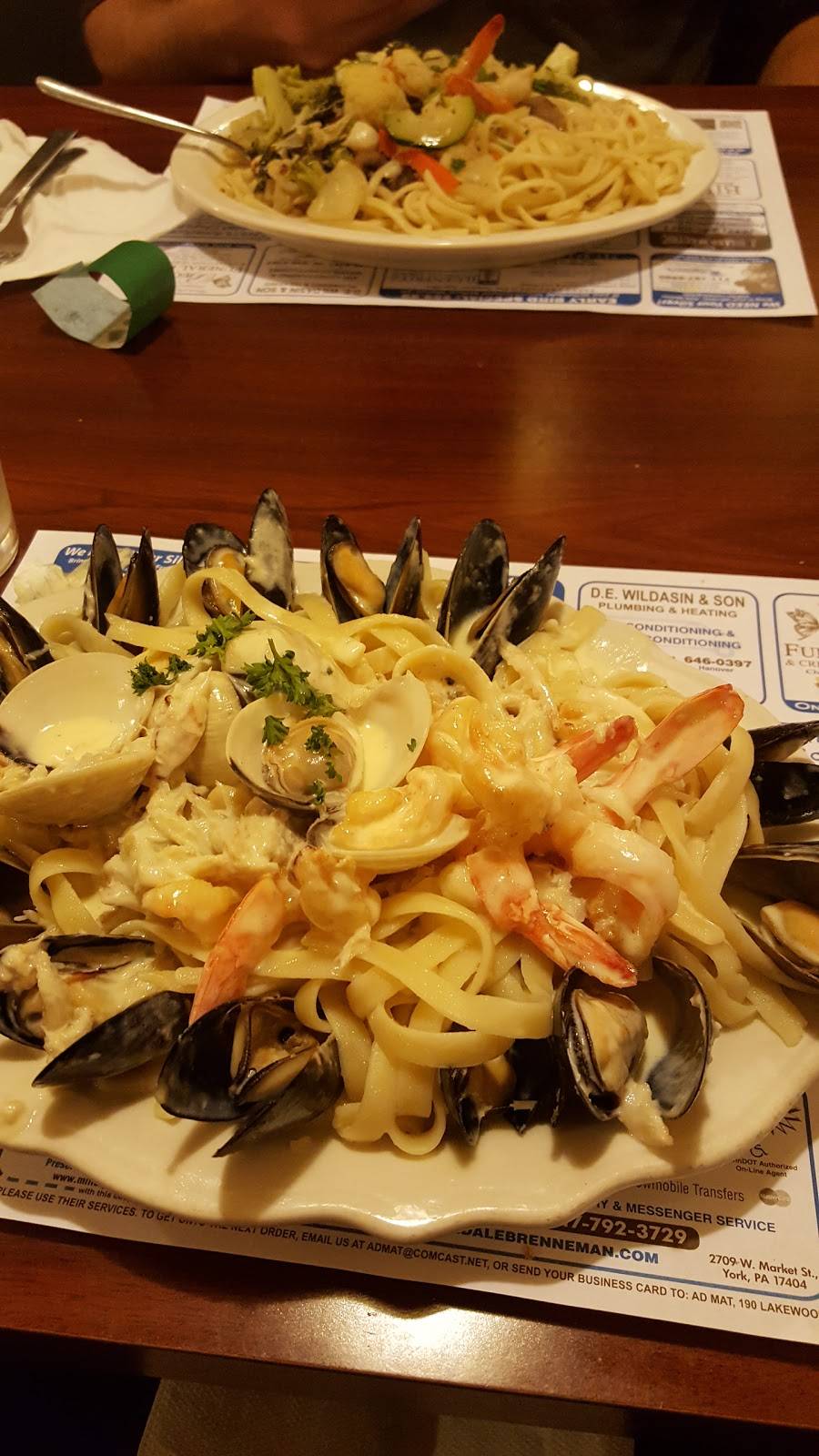 Genovas Pizza & Restaurant | restaurant | 462 N Main St, Spring Grove, PA 17362, USA | 7172256739 OR +1 717-225-6739