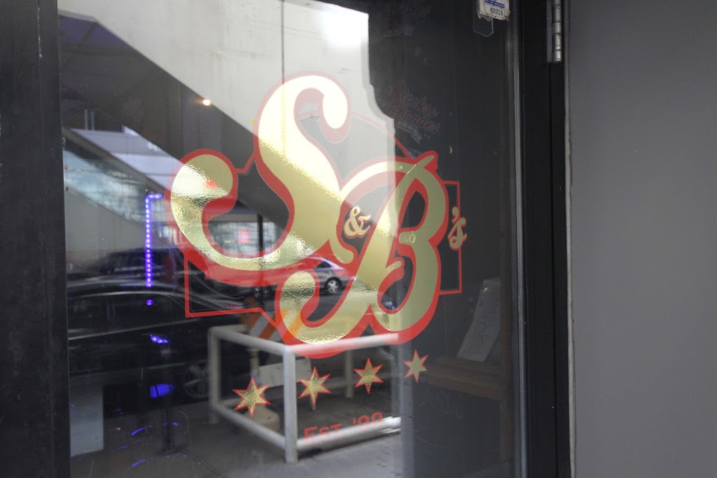 Stocks & Blondes | restaurant | 40 N Wells St, Chicago, IL 60606, USA | 3123723725 OR +1 312-372-3725