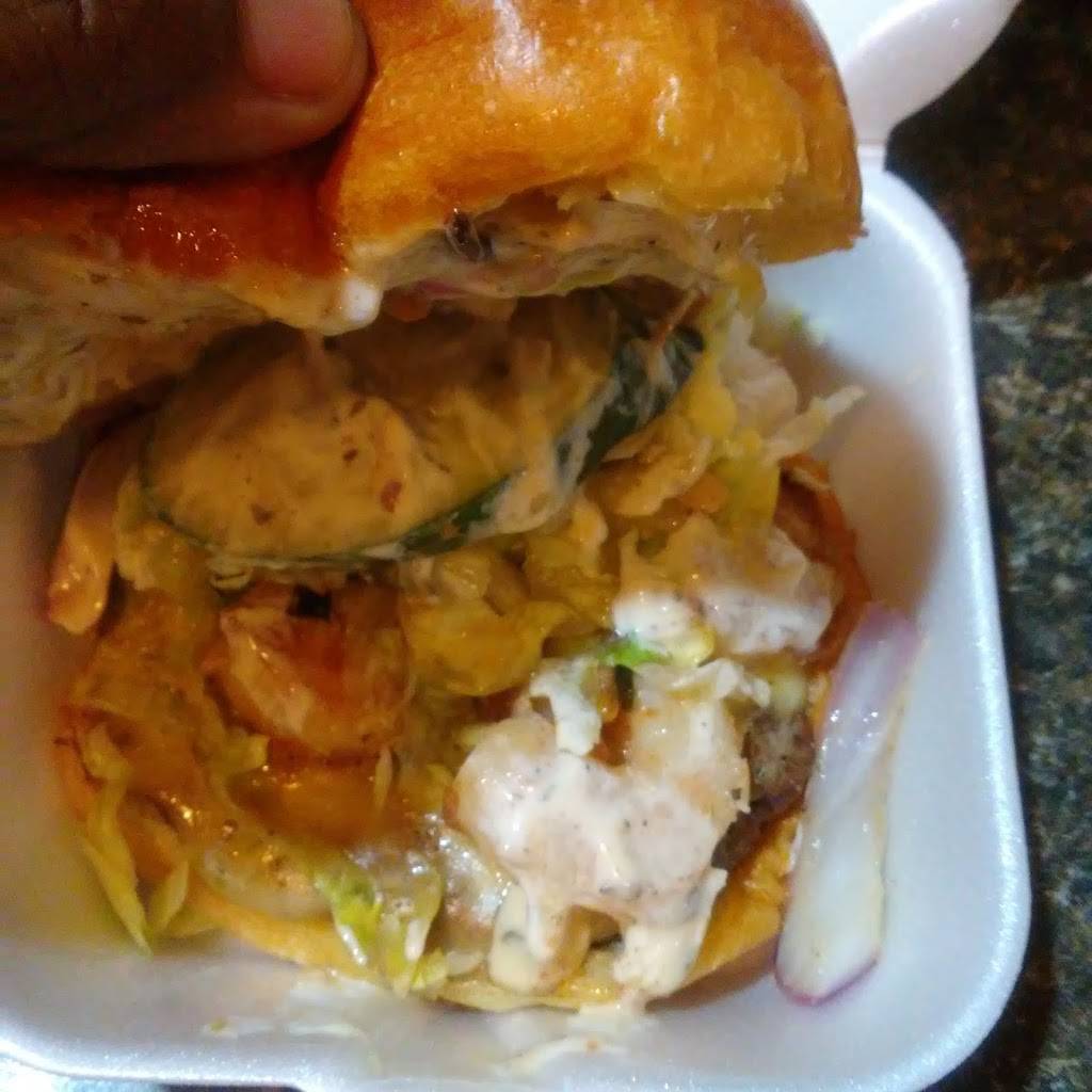 Great Lakes Burger Bar | restaurant | 12700 E Warren Ave, Detroit, MI 48215, USA | 3133320866 OR +1 313-332-0866