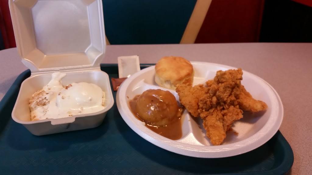 Umphys Chicken & Biscuit | restaurant | 745 Old Hickory Blvd, Jackson, TN 38305, USA | 7316640183 OR +1 731-664-0183