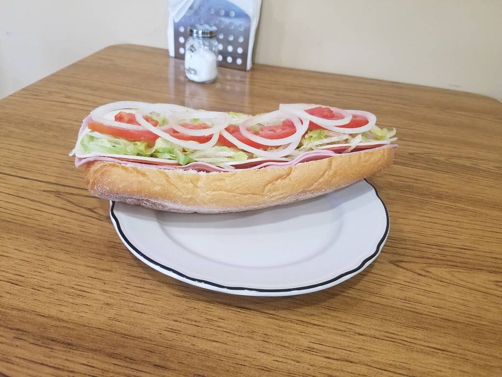 Delizias Pizza | restaurant | 98 Seafarers Village Rd, Millsboro, DE 19966, USA | 3029450111 OR +1 302-945-0111