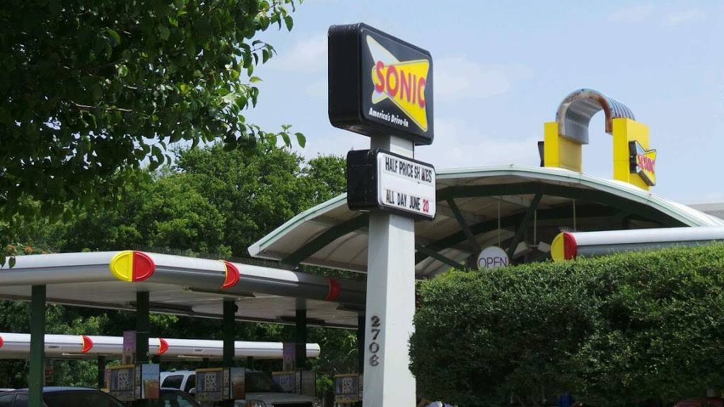 Sonic Drive-In | restaurant | 2706 Gonzales St, Austin, TX 78702, USA | 5124941935 OR +1 512-494-1935