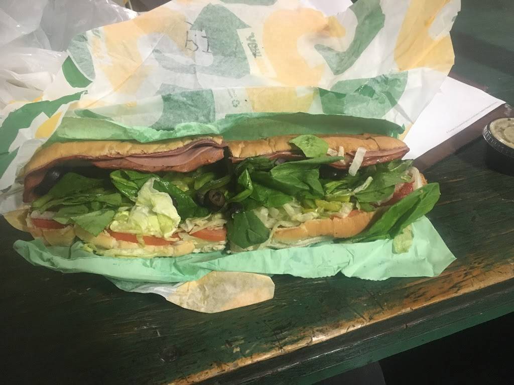 Subway | restaurant | 3235 Manchester Rd #5, Akron, OH 44319, USA | 3306445220 OR +1 330-644-5220