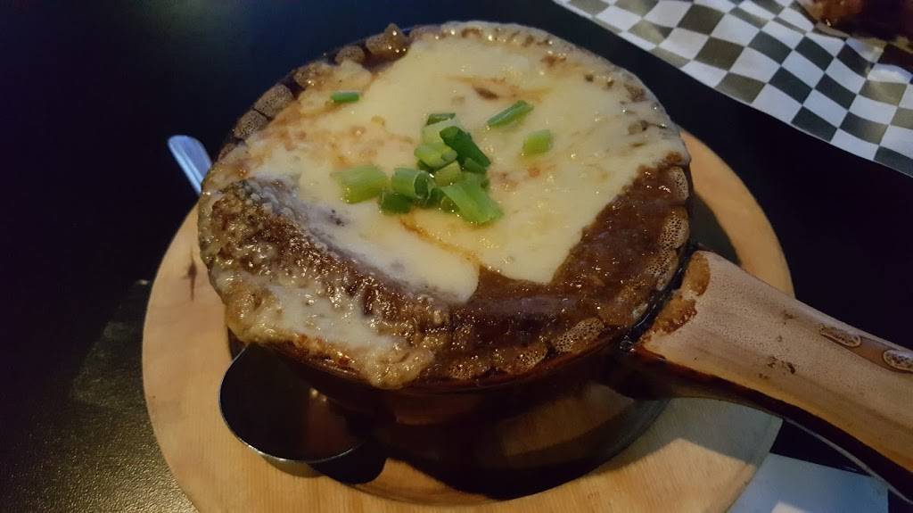 The Tap Room | restaurant | 1301 Milwaukee Ave, South Milwaukee, WI 53172, USA | 4147669725 OR +1 414-766-9725