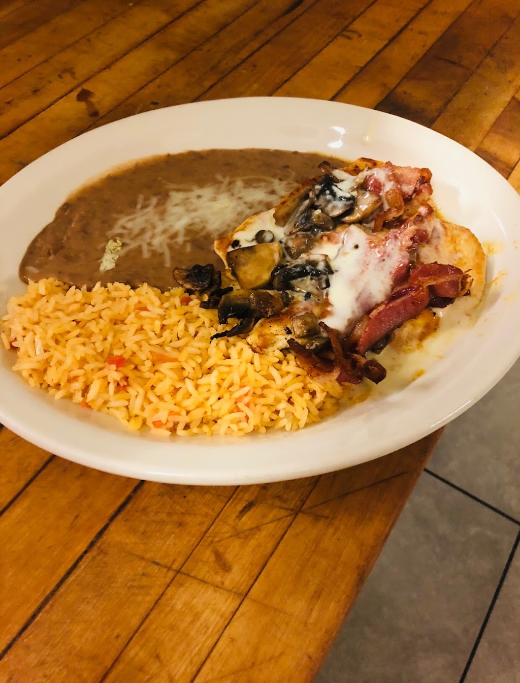 Vaqueros | restaurant | 112 W Rutledge St, Yates Center, KS 66783, USA | 6206259020 OR +1 620-625-9020