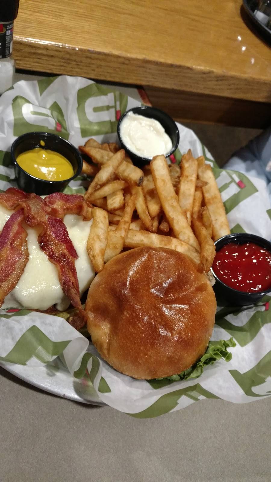 Uccellos Ristorante- East Beltline GR | meal takeaway | 2630 E Beltline Ave SE, Grand Rapids, MI 49546, USA | 6169542002 OR +1 616-954-2002