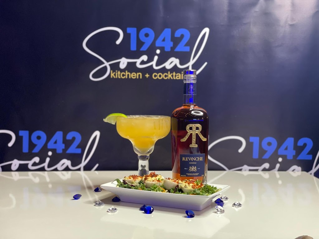 1942 Social | restaurant | 7240 Davidson Pkwy N, Stockbridge, GA 30281, USA | 6786047985 OR +1 678-604-7985