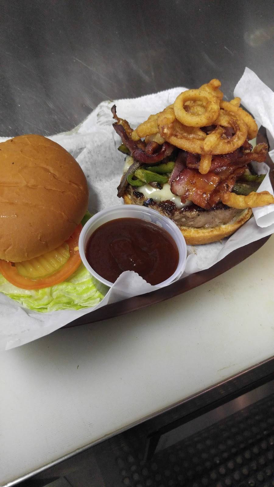 Schooners Burgers N Beer | restaurant | 1280 E Washington St # 4, Colton, CA 92324, USA | 9097775049 OR +1 909-777-5049