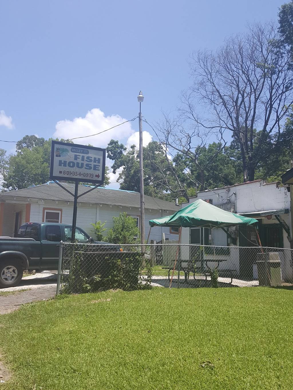 Valley Street Fish House | restaurant | 1234 Valley St, Jackson, MS 39203, USA | 6013540939 OR +1 601-354-0939