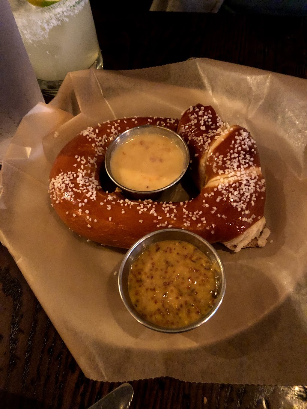 jm Curley | restaurant | 21 Temple Pl, Boston, MA 02111, USA | 6173385333 OR +1 617-338-5333