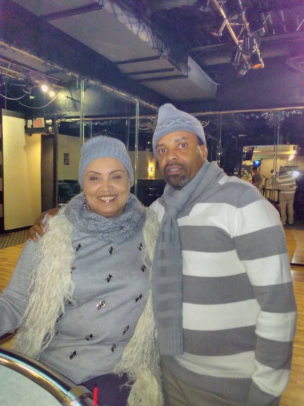 New Bentley Lounge | night club | 19631 Plymouth Rd, Detroit, MI 48228, USA | 3134939457 OR +1 313-493-9457