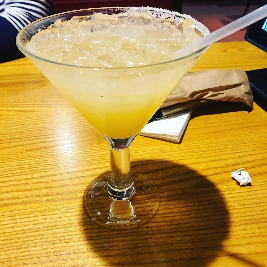 Chilis Grill & Bar | meal takeaway | 131 River Rd, Andover, MA 01810, USA | 9786865075 OR +1 978-686-5075