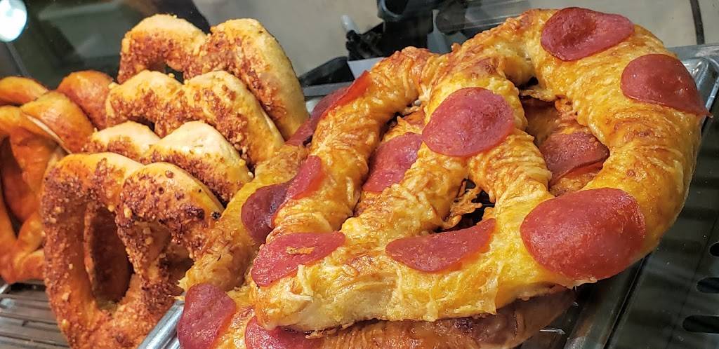 Auntie Annes | restaurant | 1130 North Point Cir, Alpharetta, GA 30022, USA | 6784362514 OR +1 678-436-2514