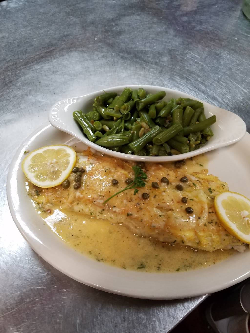 The Rib Cage | restaurant | 144 Chesterfield Ln, Maumee, OH 43537, USA | 4198870828 OR +1 419-887-0828