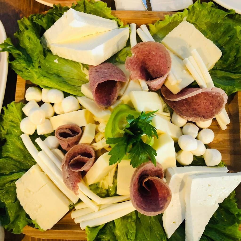 Huqqa Lounge | restaurant | 2828 Fallfax Dr, Falls Church, VA 22042, USA | 7034392222 OR +1 703-439-2222