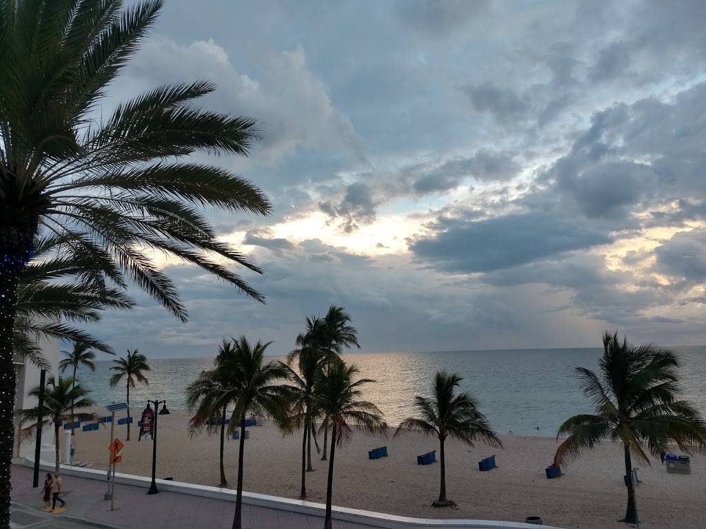 Con Murphys Ocean Bar & Grill | restaurant | 17 S Fort Lauderdale Beach Blvd, Fort Lauderdale, FL 33316, USA | 9546862699 OR +1 954-686-2699