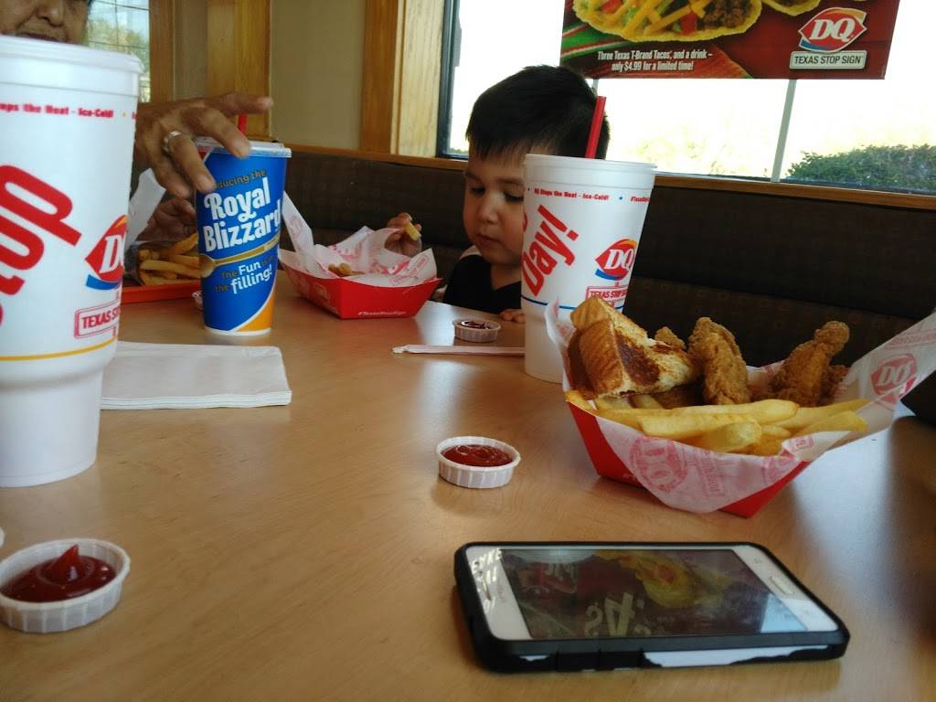 Dairy Queen Store | restaurant | 7076 S Loop 1604 W, Somerset, TX 78069, USA | 8304293399 OR +1 830-429-3399