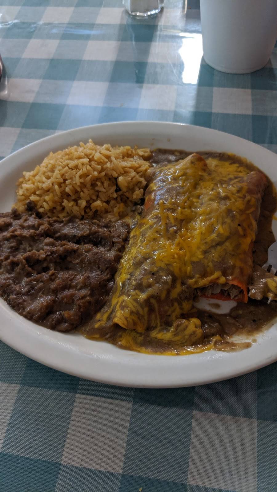 Los Reyes Cafe | restaurant | 101 US-87, Smiley, TX 78159, USA | 8305876510 OR +1 830-587-6510