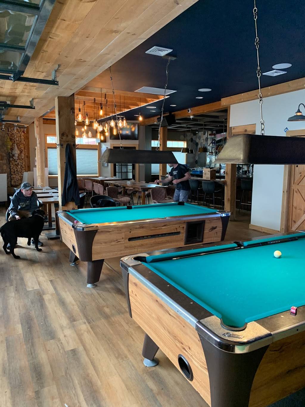 Haigs Restaurant & Sports Bar | restaurant | 4566 Main St, Manchester Center, VT 05255, USA | 8023620123 OR +1 802-362-0123