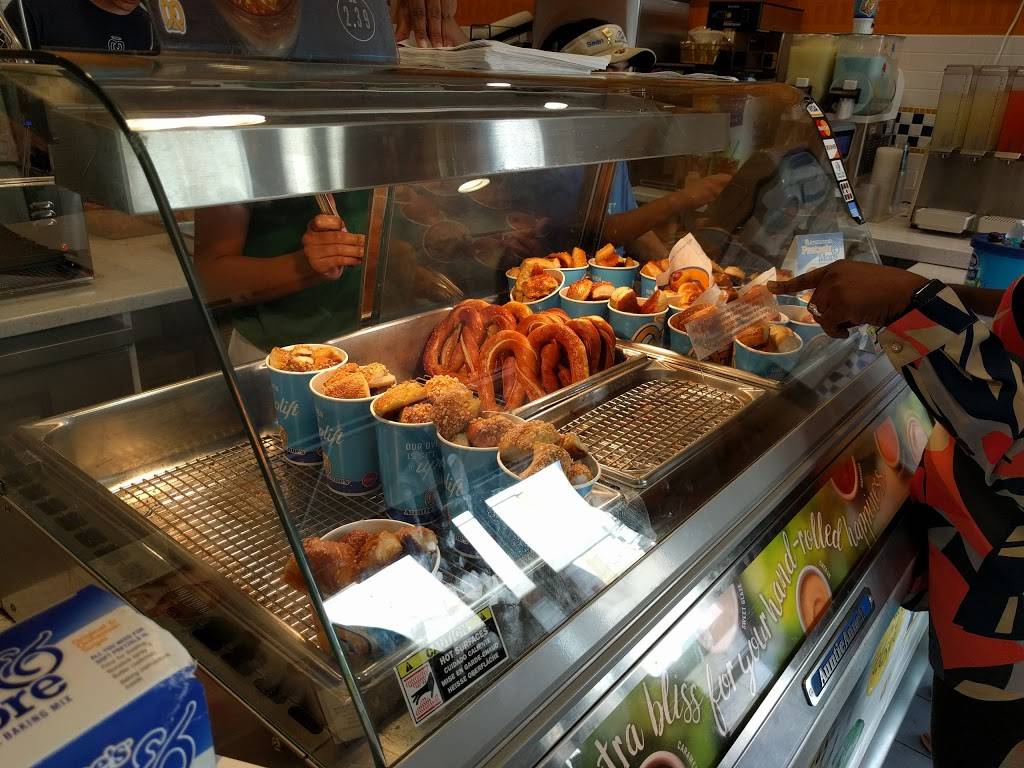Auntie Annes | restaurant | 915 Ridgewalk Pkwy Ste D-493, Woodstock, GA 30188, USA | 6785403199 OR +1 678-540-3199
