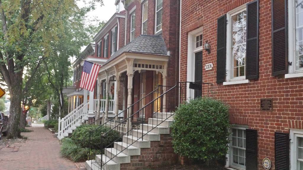 Patrick Henrys Pub & Grille | restaurant | 2300 E Broad St, Richmond, VA 23223, USA | 8046444242 OR +1 804-644-4242