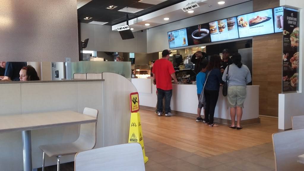 McDonalds | cafe | 4905 Monona Dr, Monona, WI 53716, USA | 6082228444 OR +1 608-222-8444