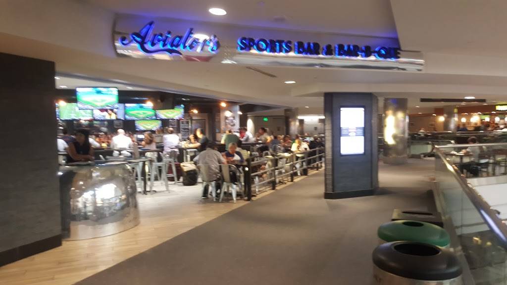 Aviators Sports Bar & Bar-B-Que | restaurant | 8500 Peña Blvd, Denver, CO 80249, USA | 3033426865 OR +1 303-342-6865