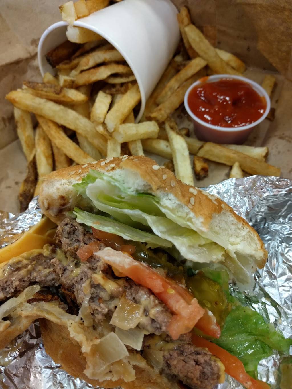 Five Guys | meal takeaway | 1570 Gateway Blvd, Fairfield, CA 94533, USA | 7074252907 OR +1 707-425-2907