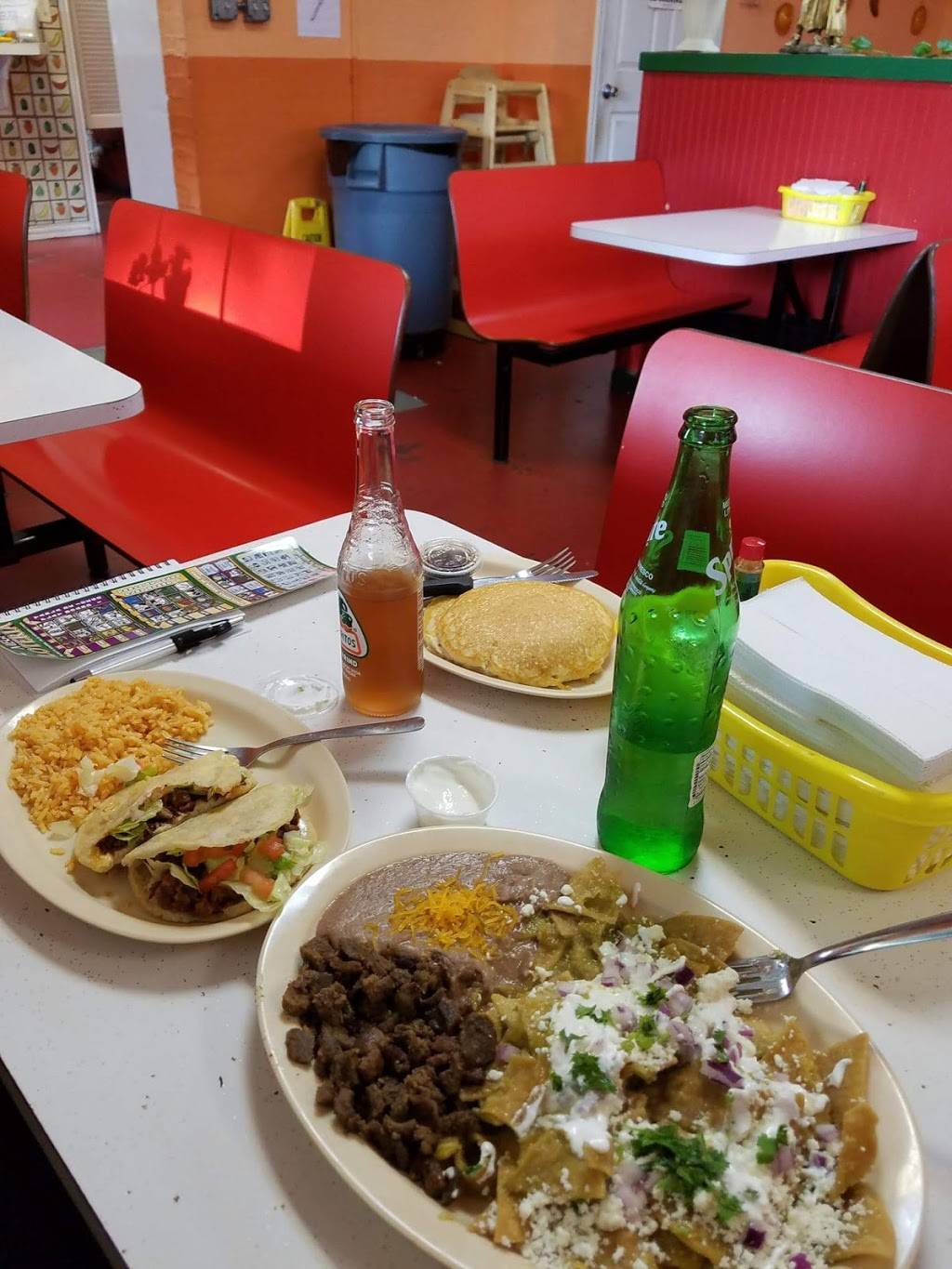 Los Gueros Taqueria | restaurant | 929 S Vine Ave, Tyler, TX 75701, USA | 9035268226 OR +1 903-526-8226