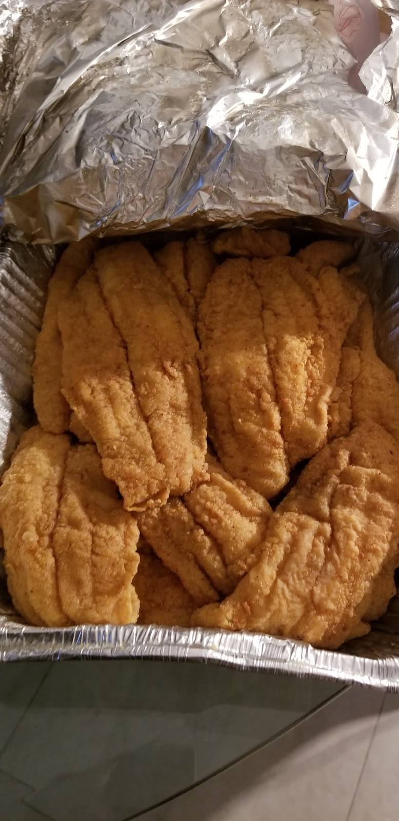 Snappers Fish & Chicken | restaurant | 4037 NW 19th St, Lauderhill, FL 33313, USA | 9549003142 OR +1 954-900-3142