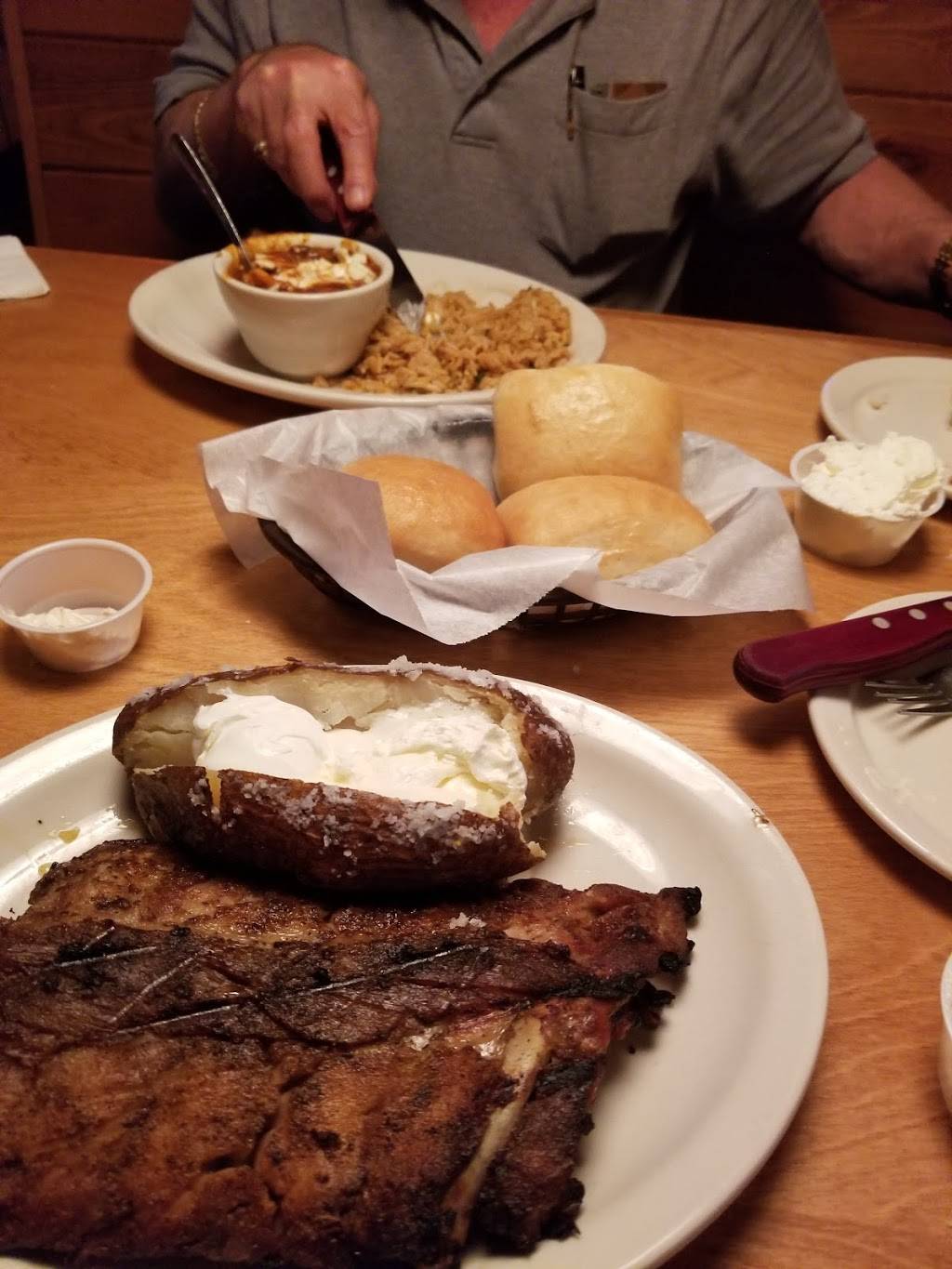 Texas Roadhouse | restaurant | 3830 SW Archer Rd, Gainesville, FL 32608, USA | 3523772820 OR +1 352-377-2820