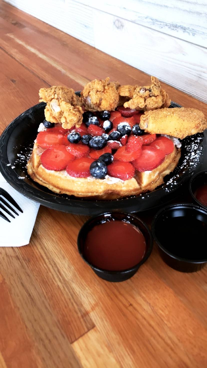 Queen’s | restaurant | 566 Farm to Market 1960 Rd W, Houston, TX 77090, USA | 2815868444 OR +1 281-586-8444