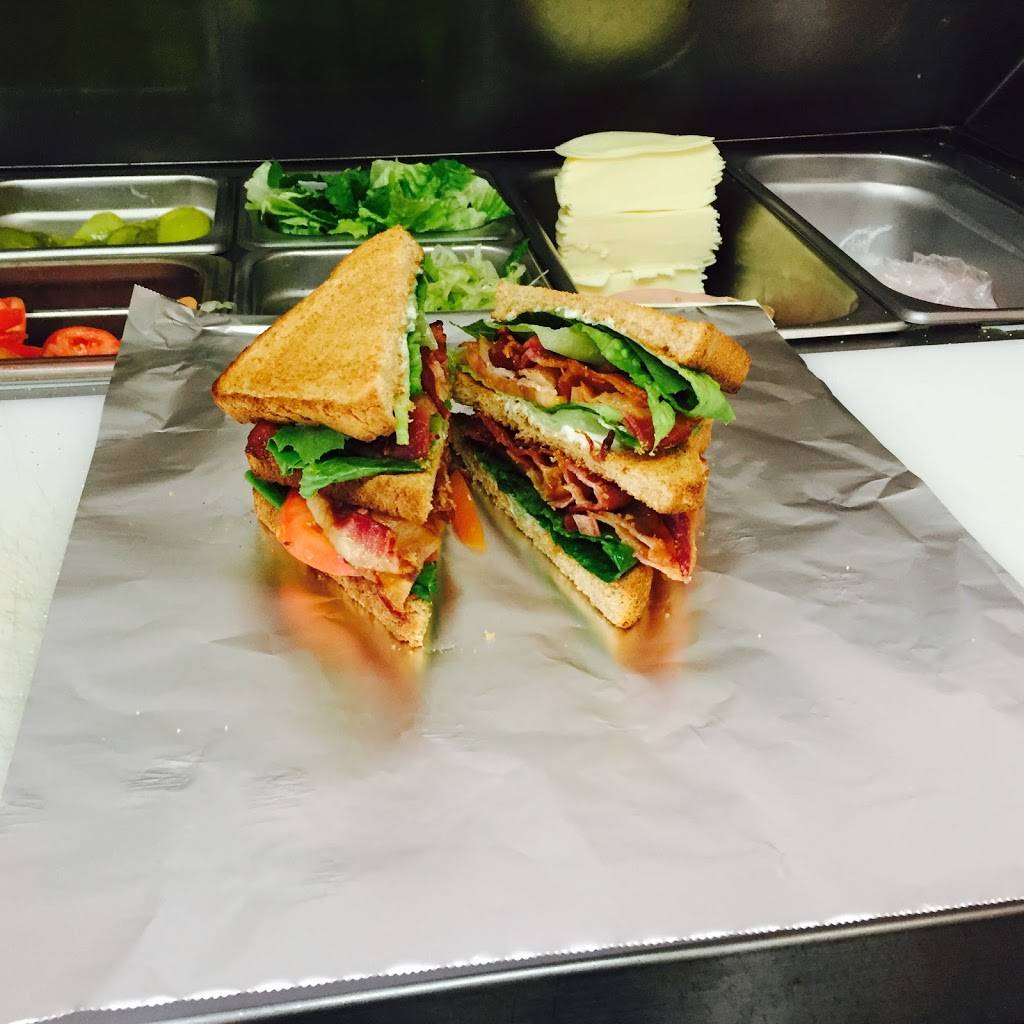 Home Town Pizza Saugus | meal delivery | 23 Essex St, Saugus, MA 01906, USA | 7812334600 OR +1 781-233-4600