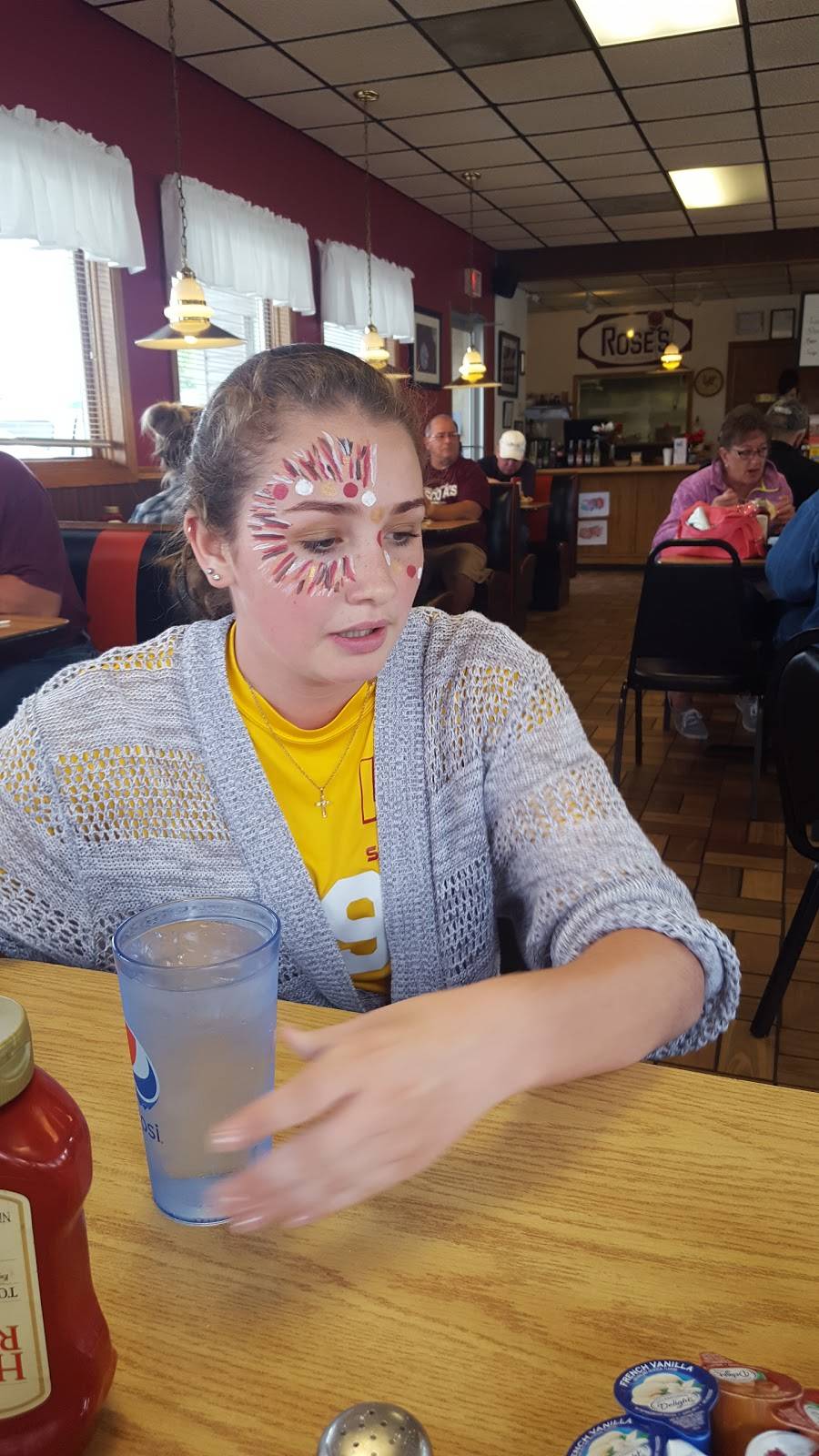 Roses Family Restaurant | restaurant | 112 Main St, Luxemburg, WI 54217, USA | 9208452025 OR +1 920-845-2025