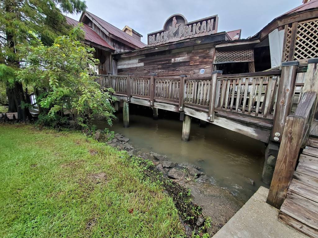 Tin Lizzys Landing | restaurant | 29592 LA-22, Springfield, LA 70462, USA | 2256956787 OR +1 225-695-6787