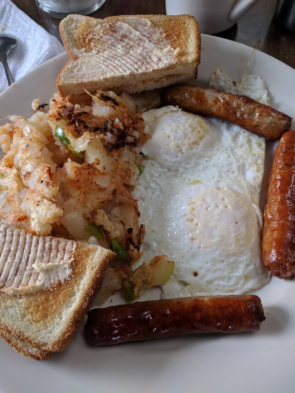 Tinas Place | restaurant | 1002 Flushing Ave, Brooklyn, NY 11206, USA | 7184976890 OR +1 718-497-6890