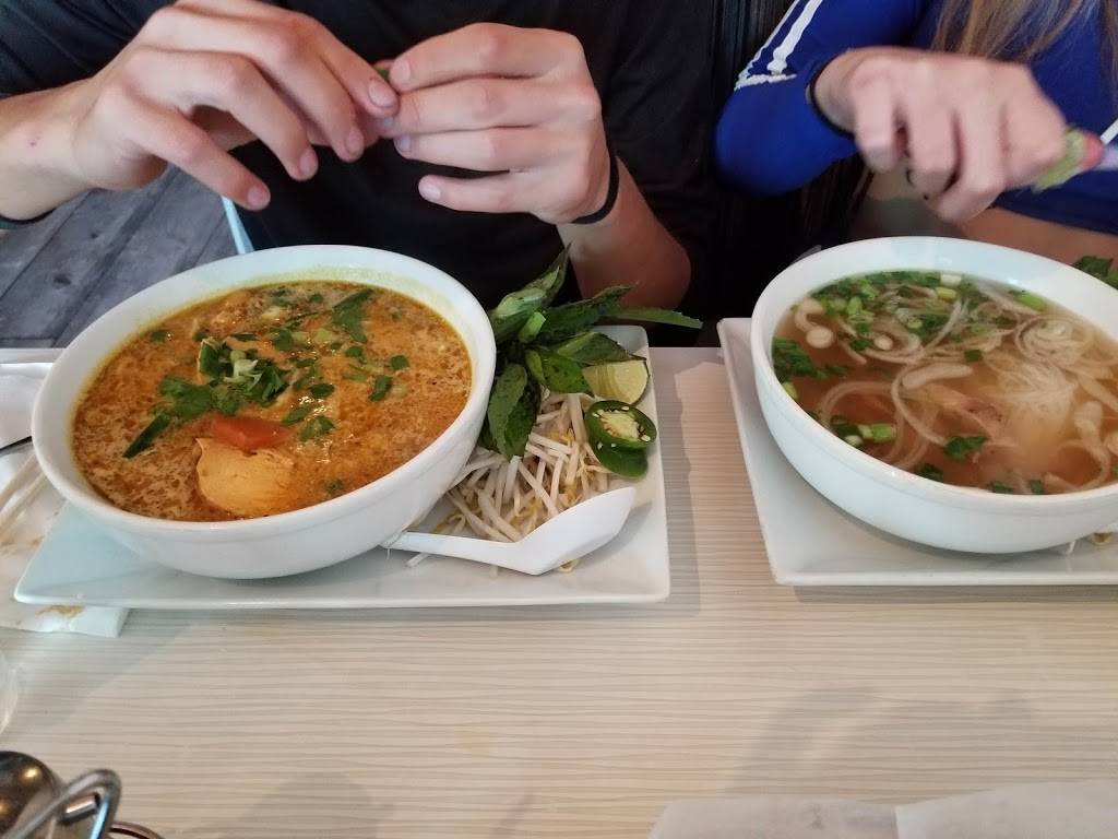 Basilic Vietnamese Grill | restaurant | 14734 Biscayne Blvd, North Miami Beach, FL 33181, USA | 3059440577 OR +1 305-944-0577