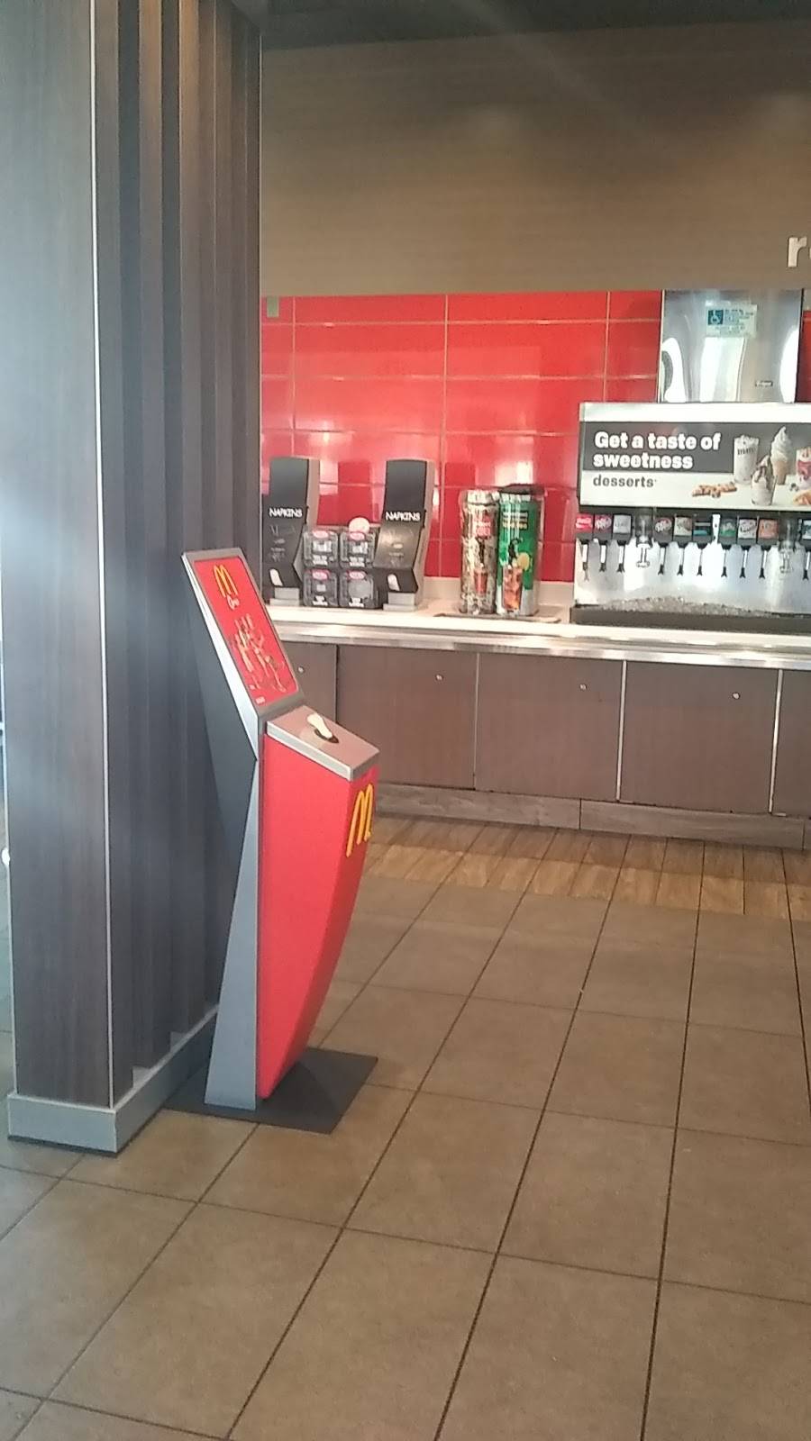 McDonalds | cafe | 4096 Elvis Presley Blvd, Memphis, TN 38116, USA | 9013323747 OR +1 901-332-3747