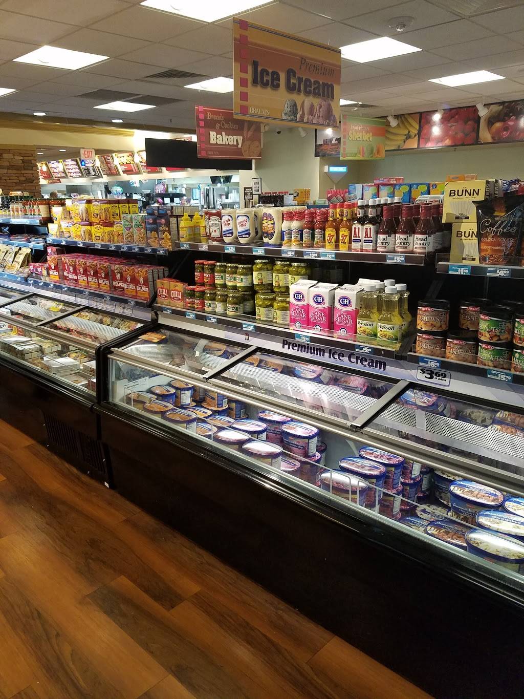 Braums Ice Cream & Burger Restaurant | restaurant | 2001 NW 164th St, Edmond, OK 73012, USA | 4053414542 OR +1 405-341-4542