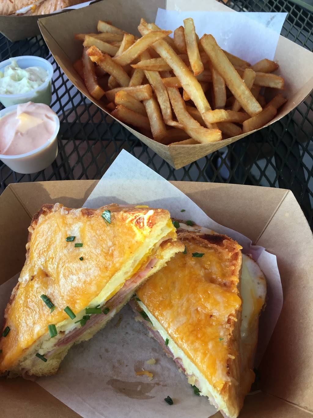 Bruges Belgian Bistro Summerlin | restaurant | 5660 S Hualapai Way #105, Las Vegas, NV 89148, USA | 7023580099 OR +1 702-358-0099