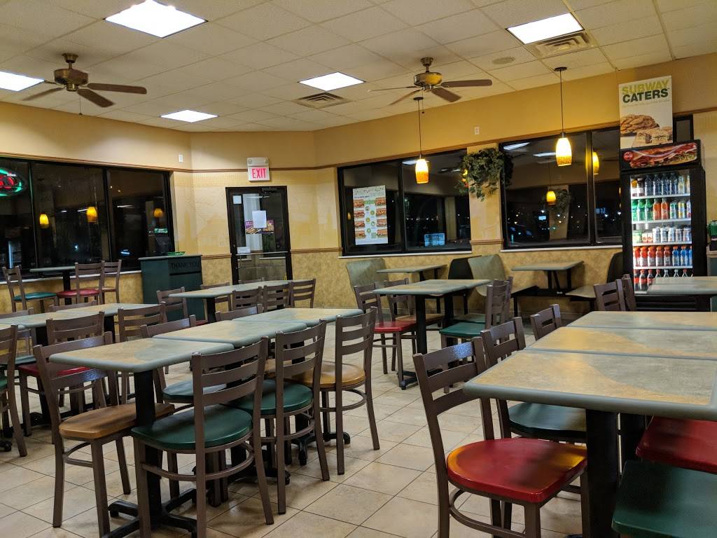 Subway | restaurant | 4716 Broadway St, Mt Vernon, IL 62864, USA | 6182460000 OR +1 618-246-0000