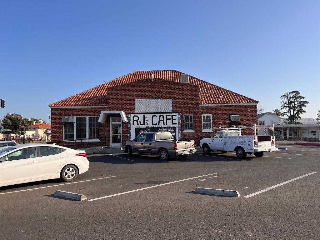 R Js Cafe & Bakery | restaurant | 81 W Putnam Ave, Porterville, CA 93257, USA | 5597840106 OR +1 559-784-0106