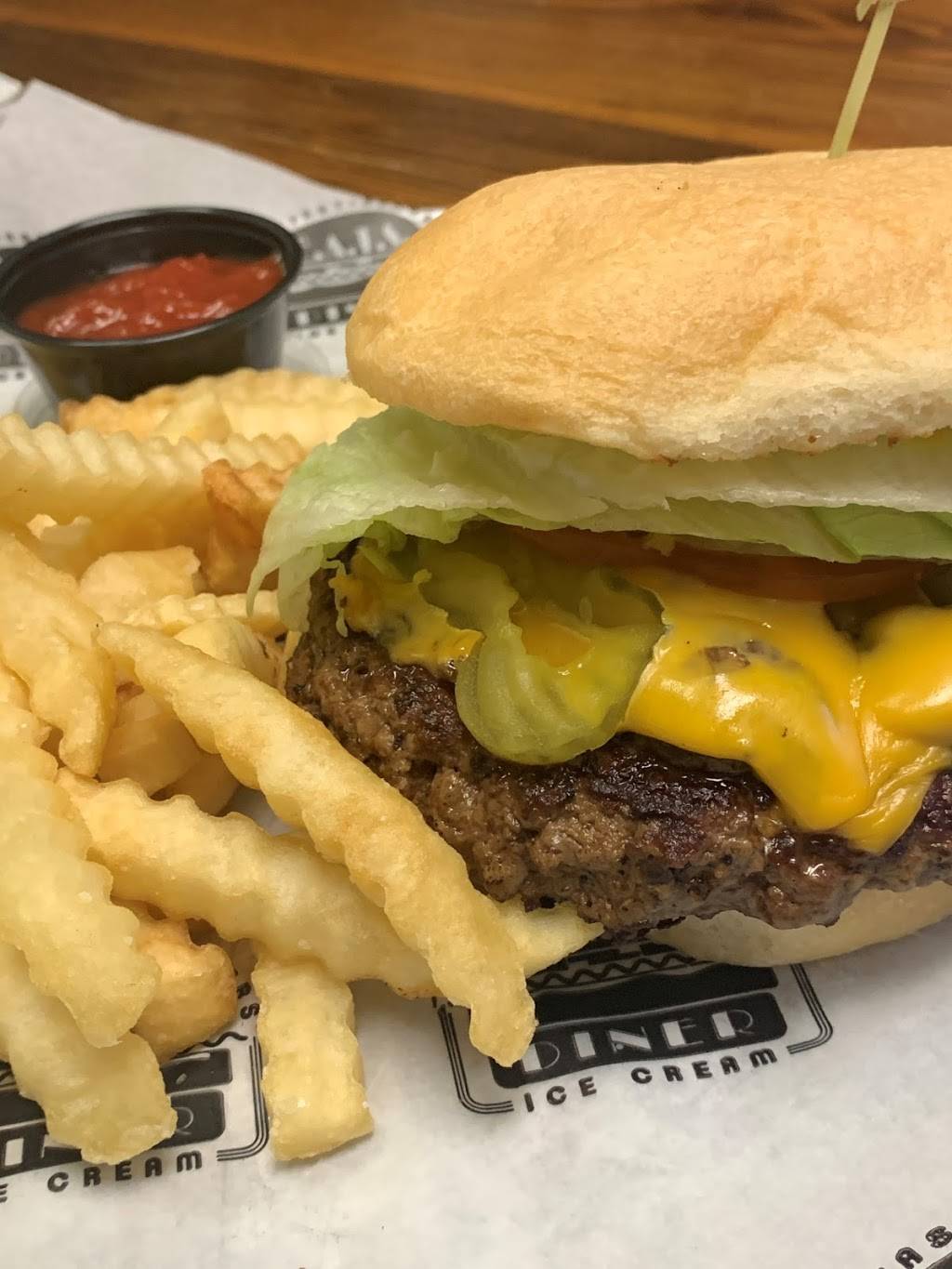 E.A.T.S. Diner | restaurant | 680 US-51, Ridgeland, MS 39157, USA | 7693002778 OR +1 769-300-2778