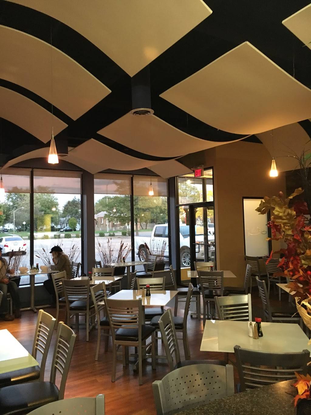 Thai Lan Xang Restaurant | restaurant | 2629 Howard Ave, Windsor, ON N8X 4Z3, Canada | 5199667711 OR +1 519-966-7711