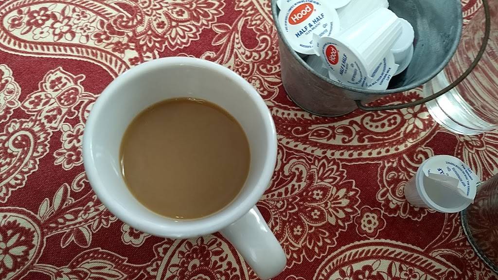 The Station Restaurant | restaurant | 50 School St, Pawlet, VT 05761, USA | 8023252503 OR +1 802-325-2503