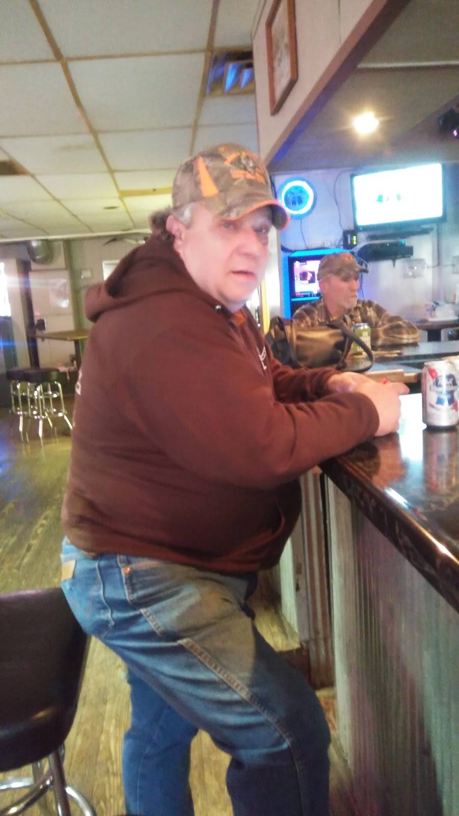 Sit-N-Bull Restaurant & Lounge | restaurant | 209 Front, Hudson, IL 61748, USA | 3097261002 OR +1 309-726-1002